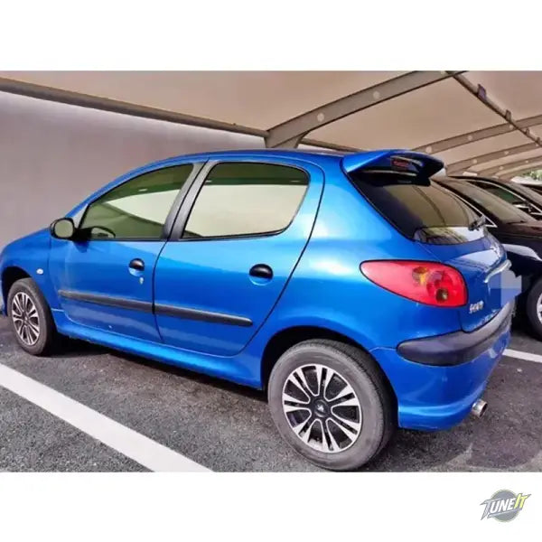 Aileron Arrière Noir pour Peugeot 206 pour une Apparence Sportive