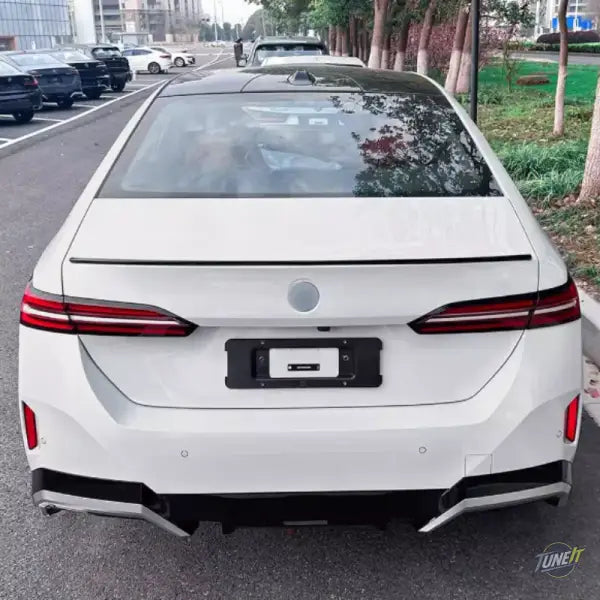 Aileron de coffre ABS noir brillant BMW Série 5 G60 I5 525 530 540 2024 + look carbone