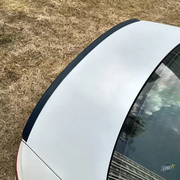 Aileron de coffre arrière noir brillant Audi A4 B9 Style S4