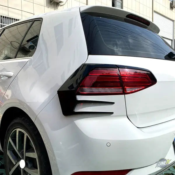 Aileron de coffre noir brillant pour Volkswagen Golf 7.5 MK7.5 - Glossy black