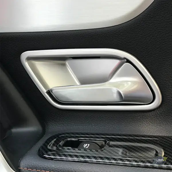 Bande de décoration pour porte intérieure Mercedes CLA C118 style carbone argent