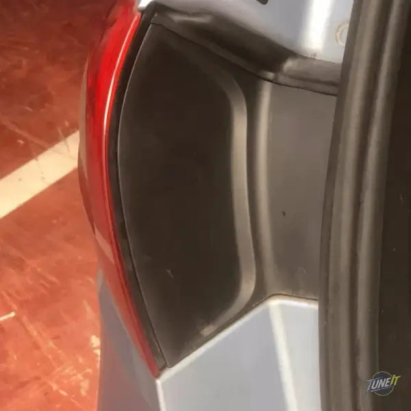 Bande d’étanchéité feux arrière Peugeot 308S SW Mk2 GTI 2014-2015 - Glossy Black