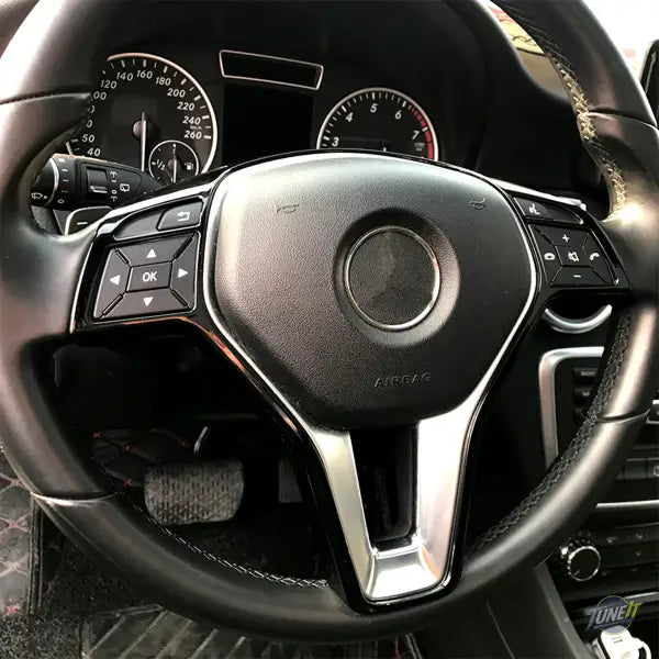 Cadre de panneau de volant noir brillant pour Mercedes-Benz Classe GLA W176
