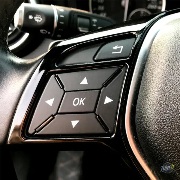 Cadre de panneau de volant noir brillant pour Mercedes-Benz Classe GLA W176
