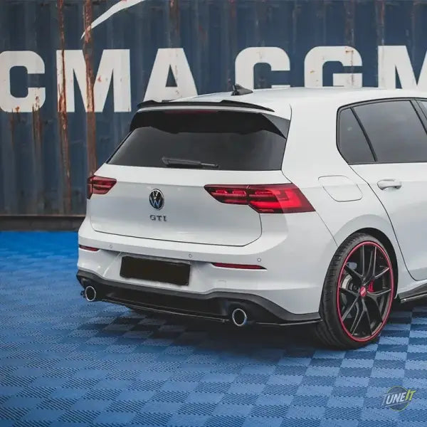 Diffuseur arrière noir brillant Volkswagen Golf Mk8 GTI 2020-2024 Style Maxton - Glossy Black