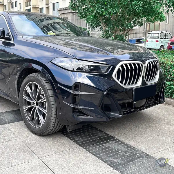 Pare-chocs avant BMW X6 G06 Noir Brillant Style Carbone Pièces Compatibles
